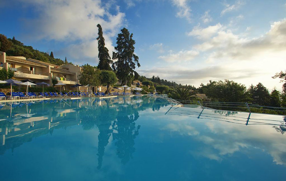 AEOLOS BEACH RESORT 4* / PERAMA / Hoteli