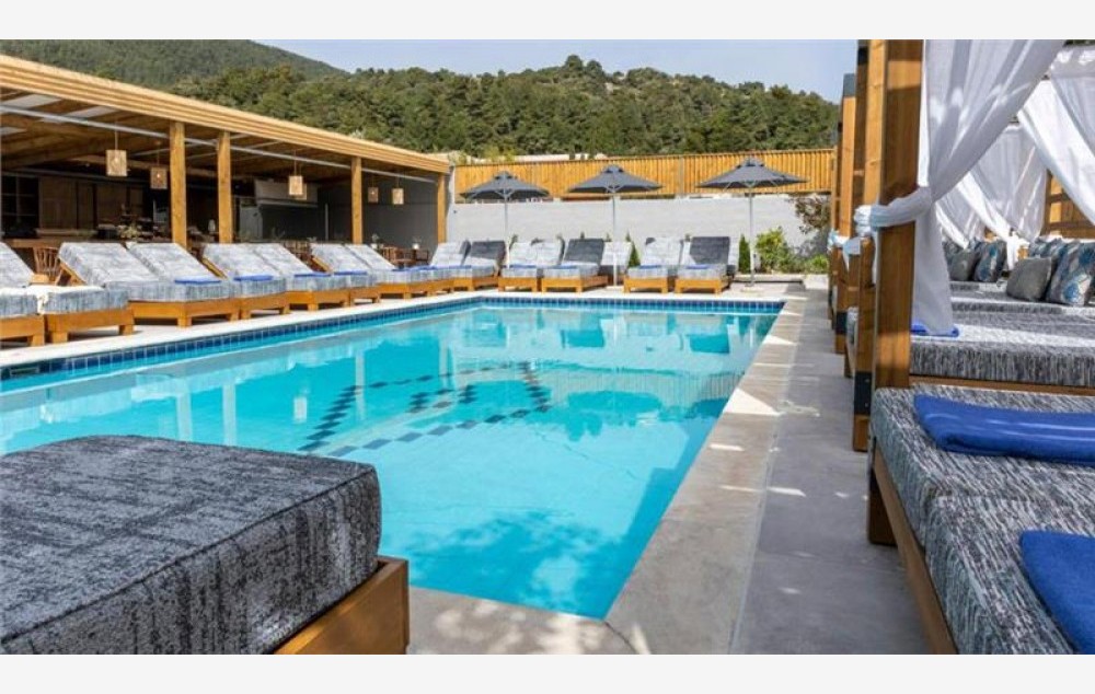 SKIATHOS THALASSA-THEROS / Skiatos avionom